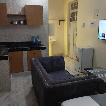 Divine Studio Bed and Breakfast Mombasa Exterior foto