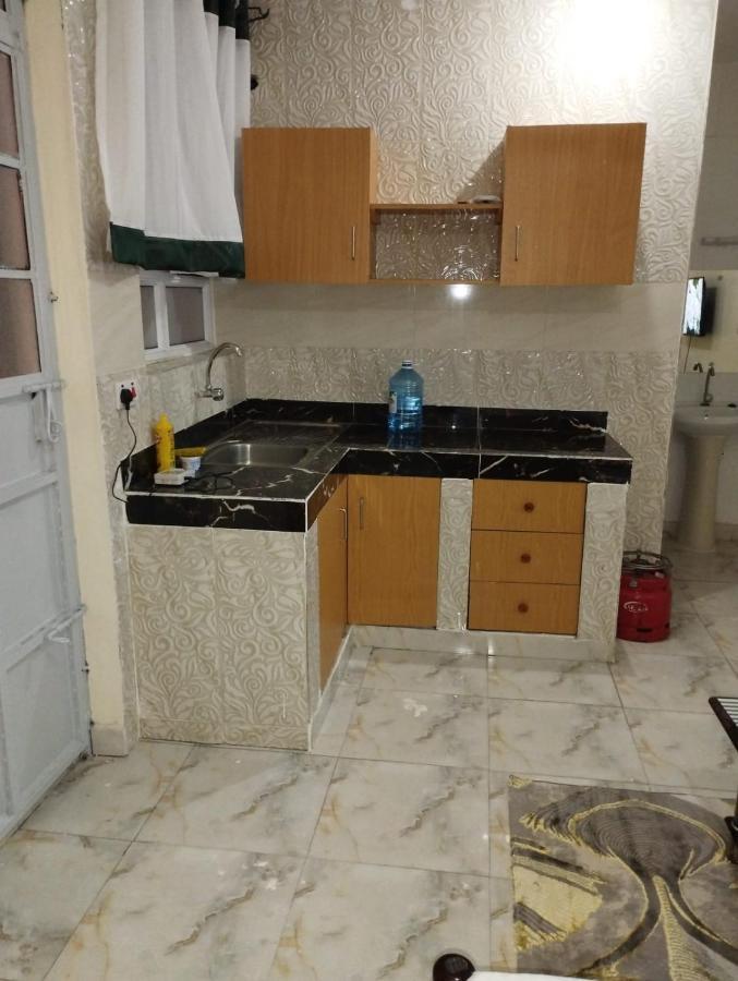 Divine Studio Bed and Breakfast Mombasa Exterior foto