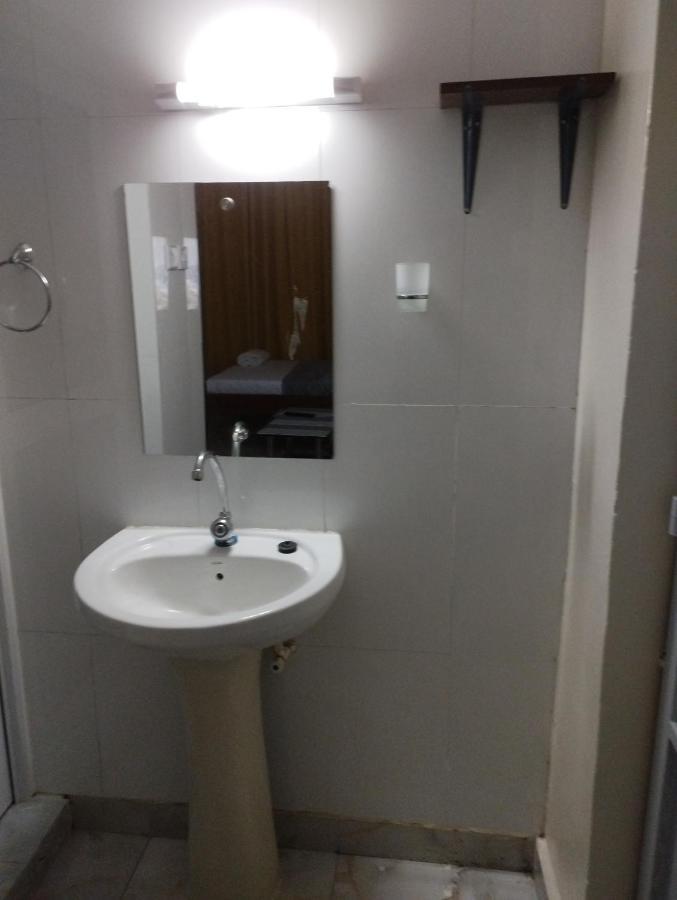 Divine Studio Bed and Breakfast Mombasa Exterior foto