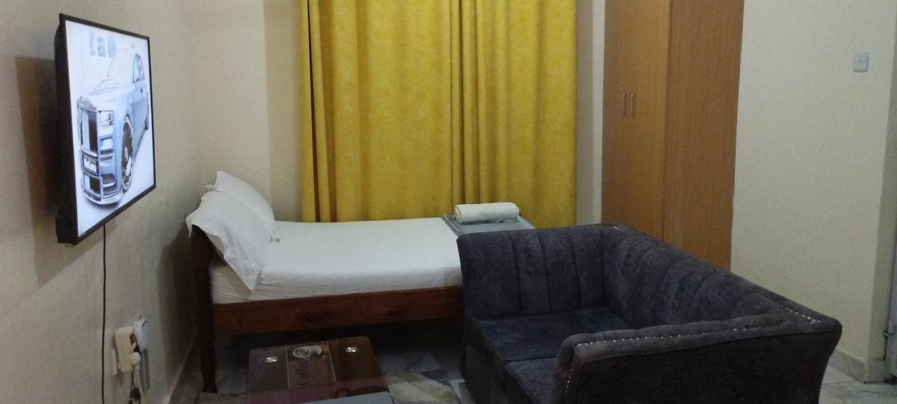 Divine Studio Bed and Breakfast Mombasa Exterior foto